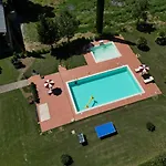 Maremma Toscana Piscina & Idromassaggio *